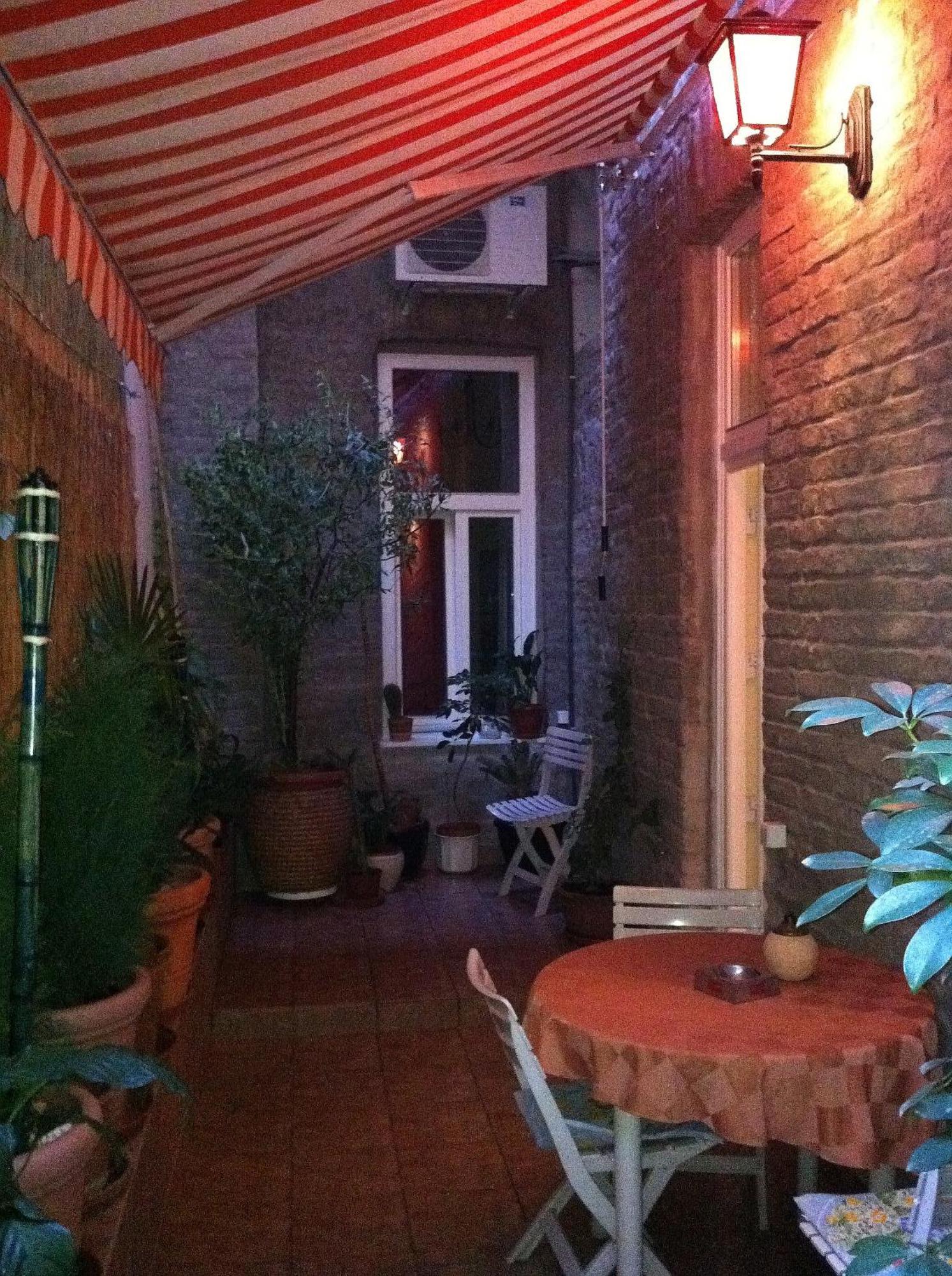 Connection Guesthouse บูดาเปสต์ ภายนอก รูปภาพ