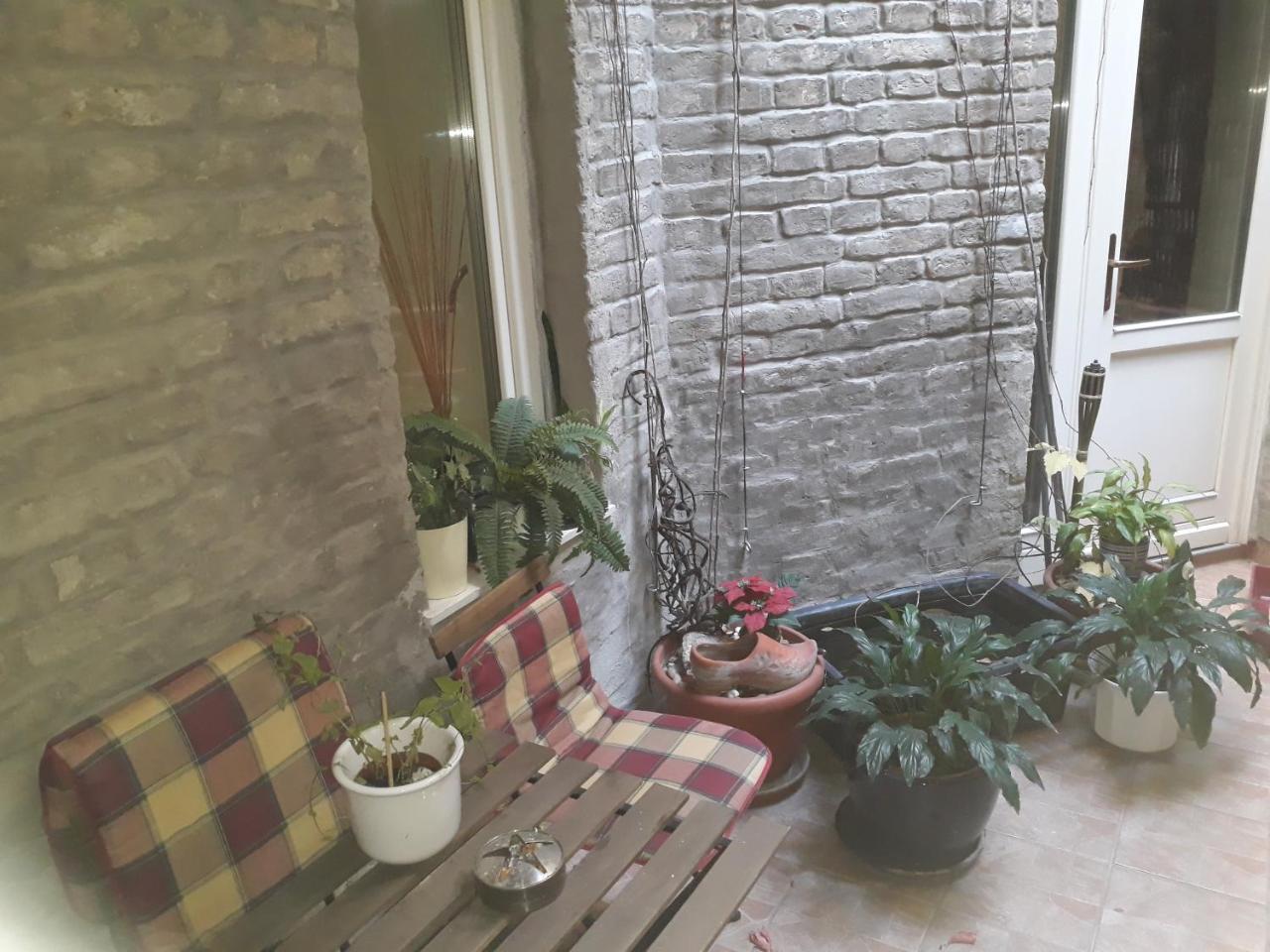 Connection Guesthouse บูดาเปสต์ ภายนอก รูปภาพ