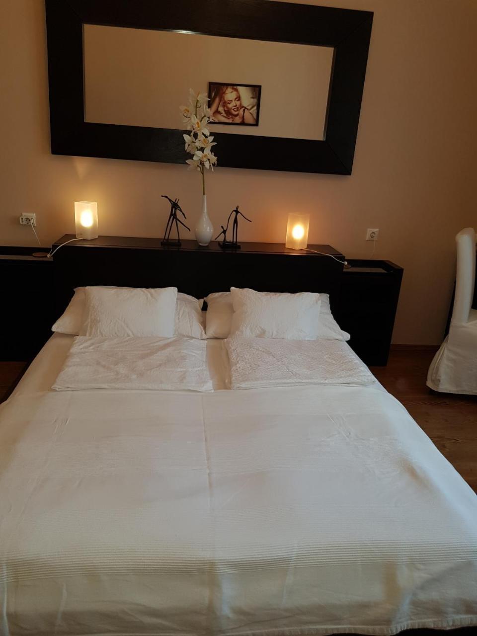 Connection Guesthouse บูดาเปสต์ ภายนอก รูปภาพ